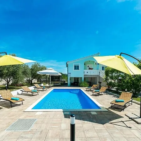 House Marina With Pool Casa vacanze *