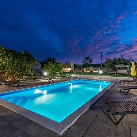 Casa vacanze House Marina With Pool *