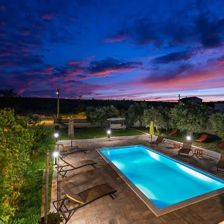 Casa vacanze House Marina With Pool