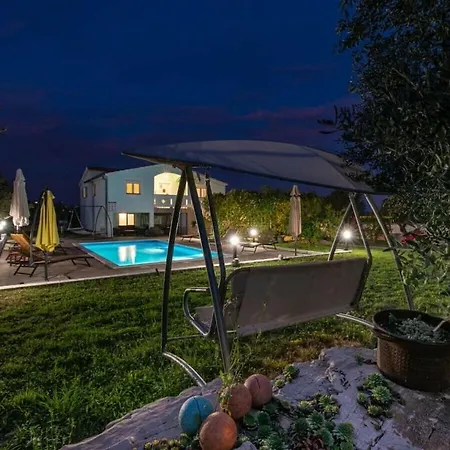 House Marina With Pool *