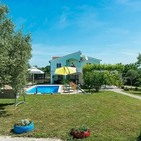 Casa vacanze House Marina With Pool