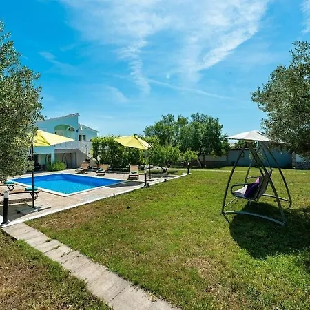 Casa vacanze House Marina With Pool *
